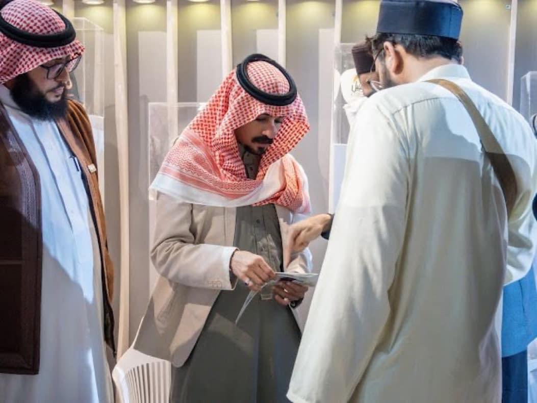 الشريف سهيل يستقبل وفداً باكستانياً